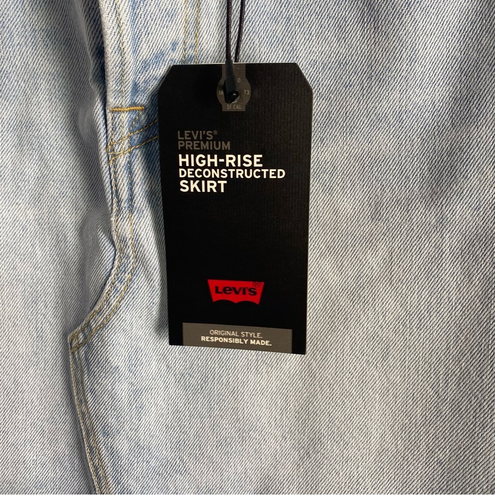 Levi’s High Rise Deconstructed Light Wash Denim Shirt size 25 - Picture 5 of 7